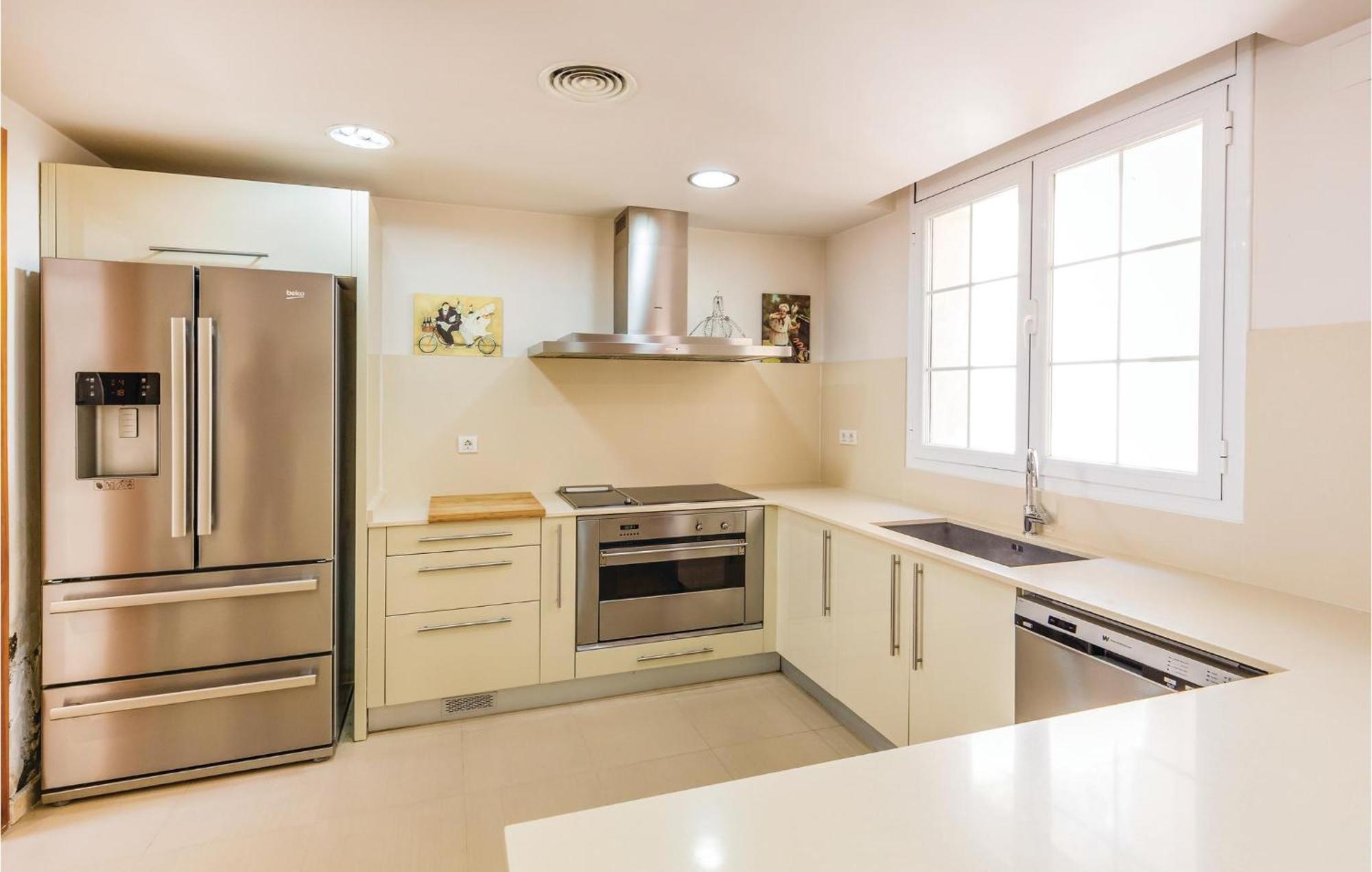 Nice Home In Cabrils With House A Mountain View Экстерьер фото
